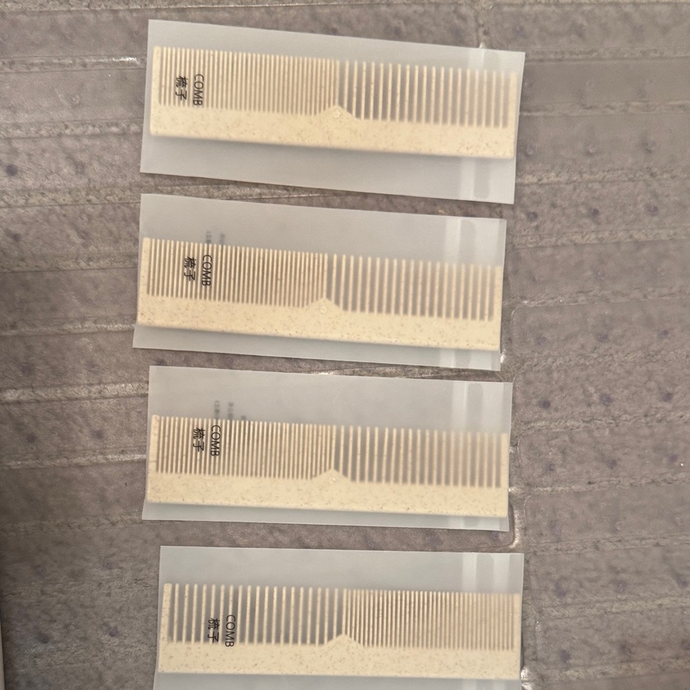 Set of 4 Cream Combs